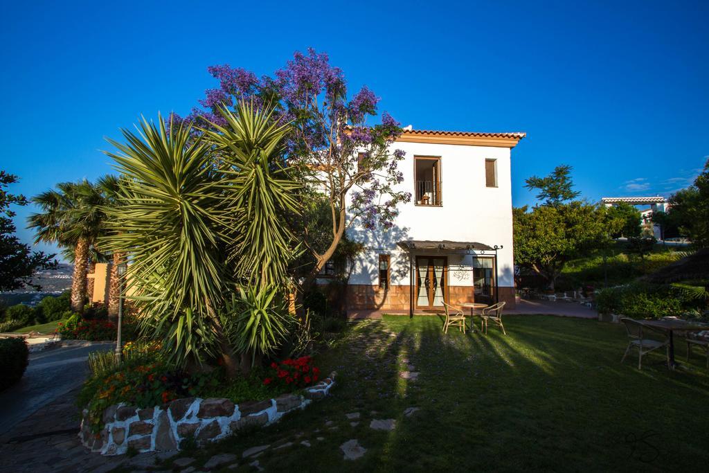 Hotel Cortijo de Salia Alcaucín Buitenkant foto