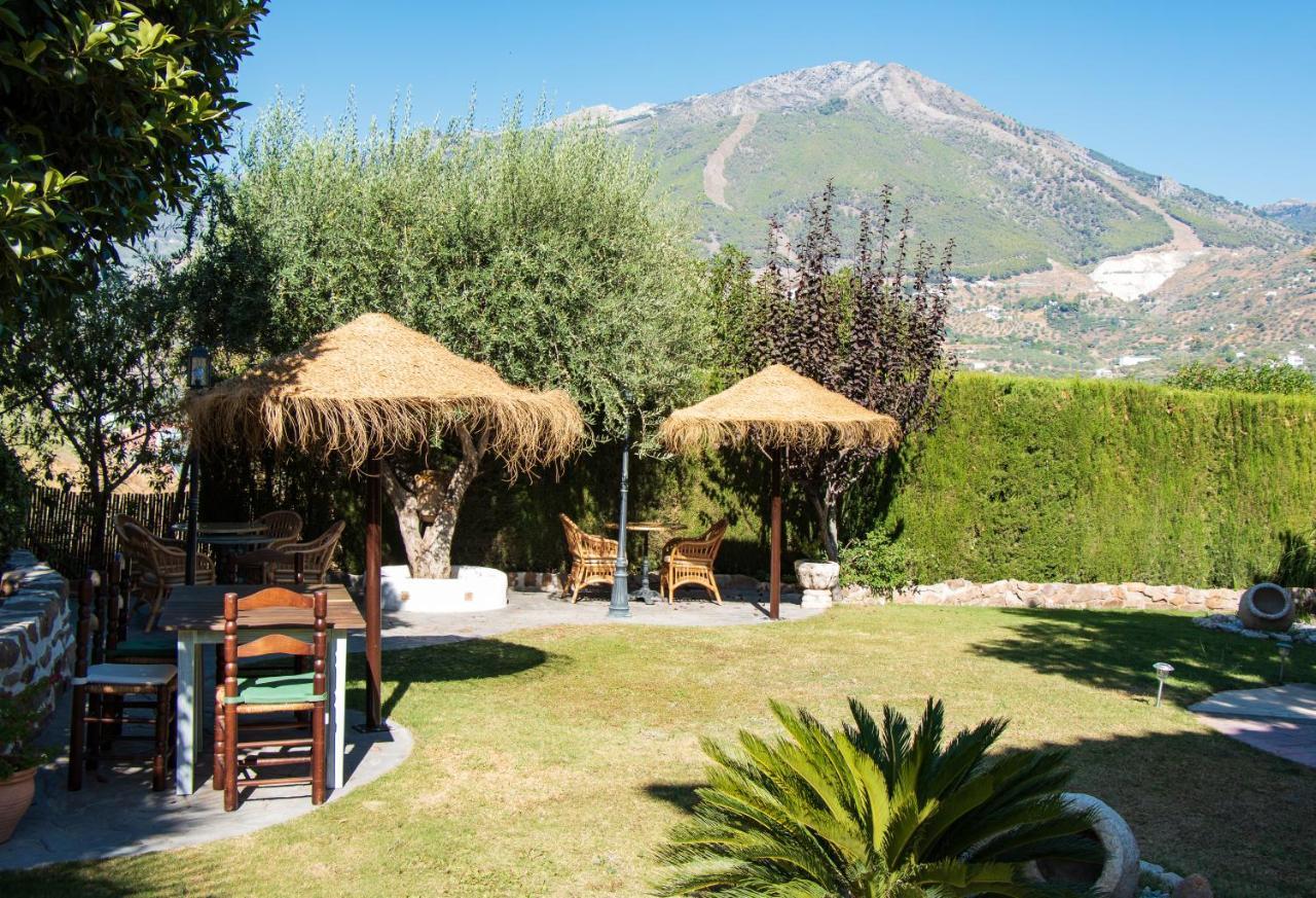Hotel Cortijo de Salia Alcaucín Buitenkant foto