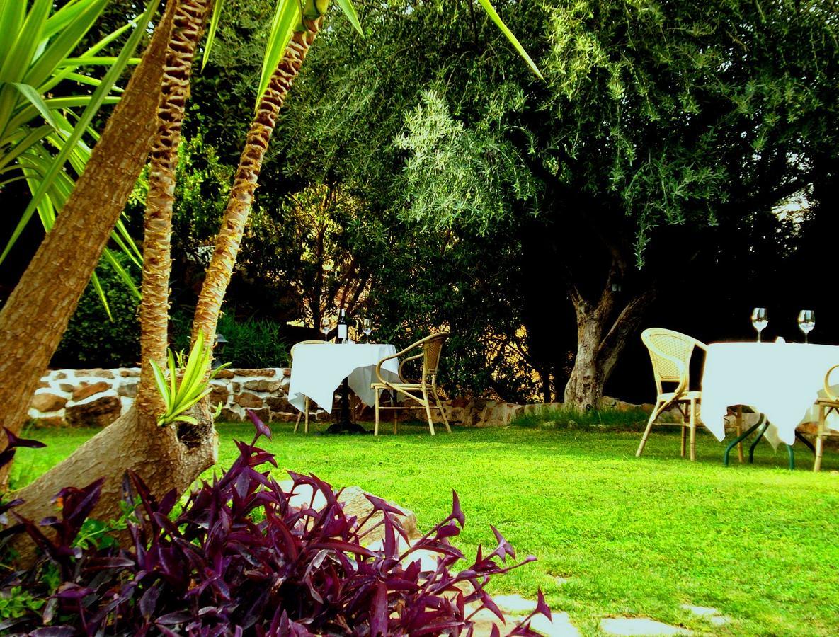 Hotel Cortijo de Salia Alcaucín Buitenkant foto