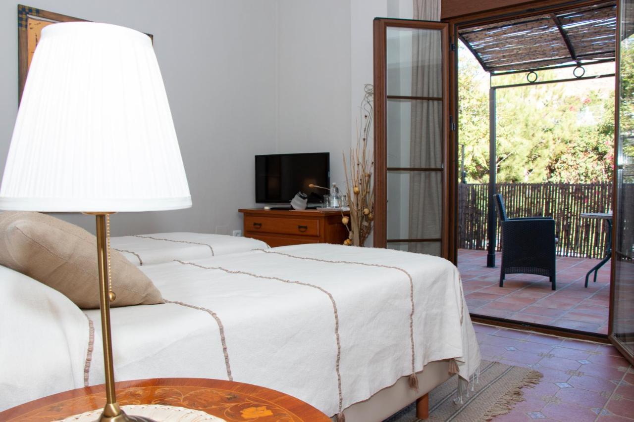 Hotel Cortijo de Salia Alcaucín Buitenkant foto